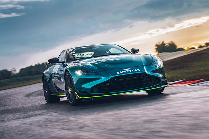 Aston Martin Vantage circuit Lohéac