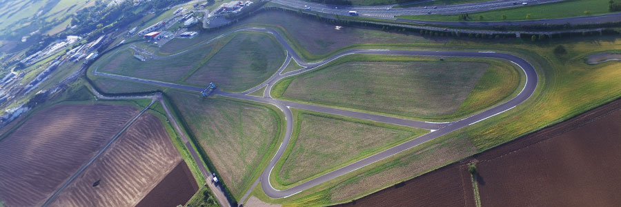 Vue aérienne du circuit d'Issoire