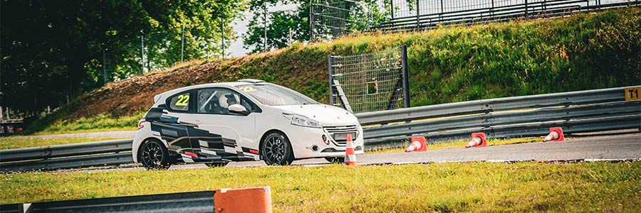 Stage de pilotage Mas du Clos en Peugeot 208 Racing Cup