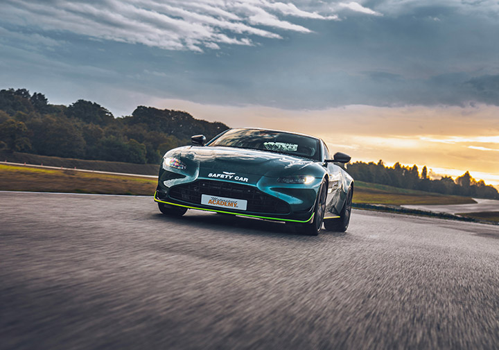 Aston Martin Vantage F1 Edition photo