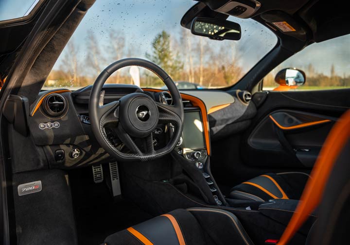 McLaren 720S vue intérieur